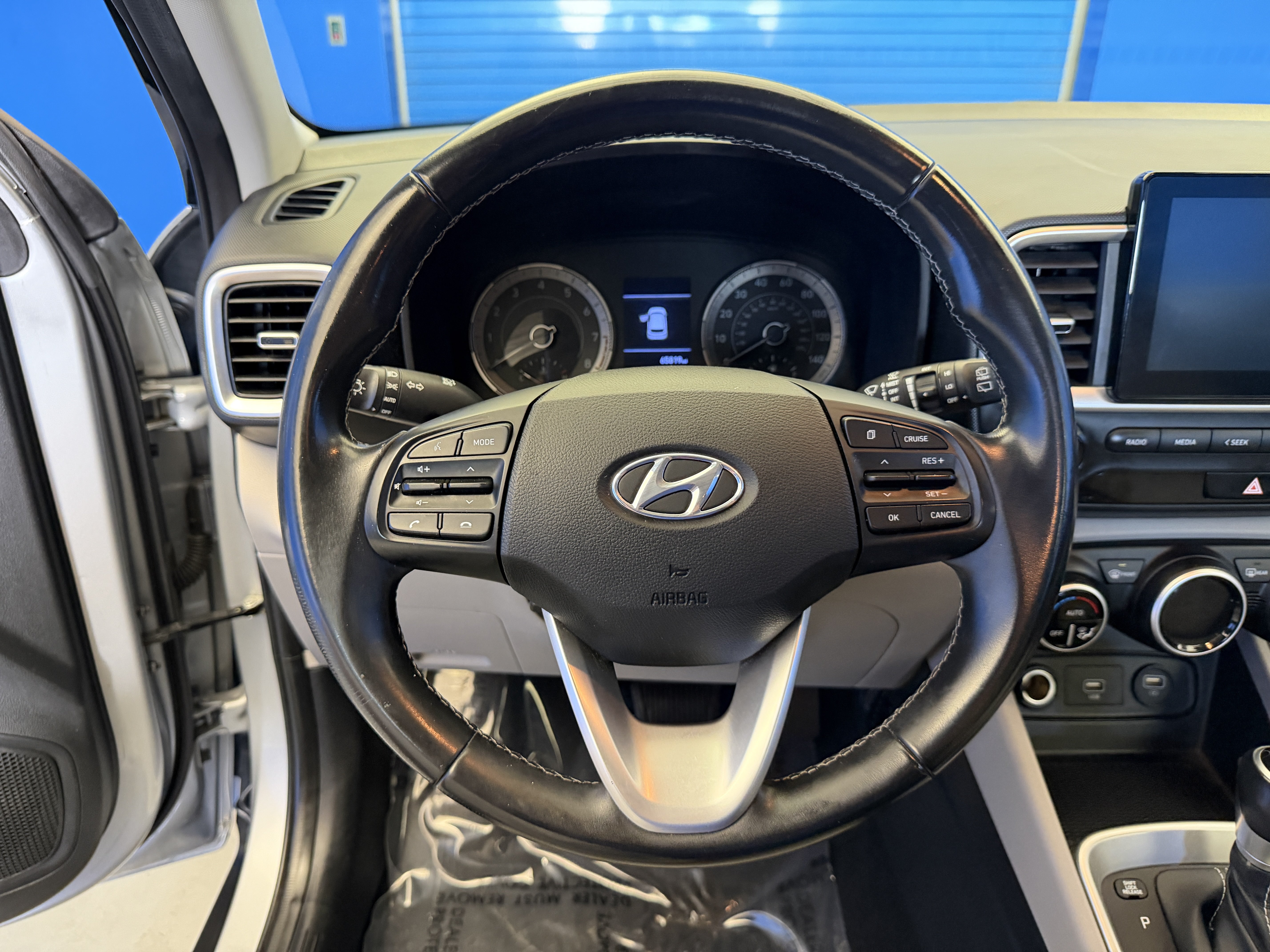 Used 2021 Hyundai Venue SEL FWD image 13