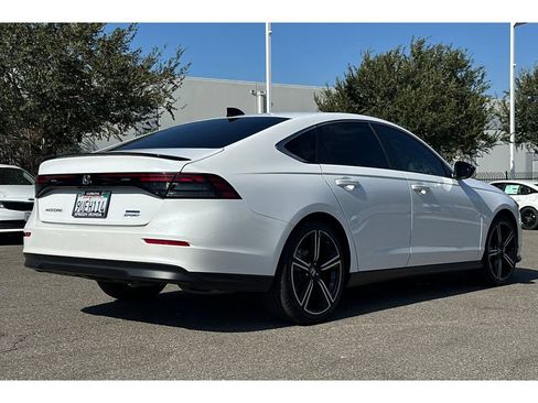 Used 2025 Honda Accord Sport image 6