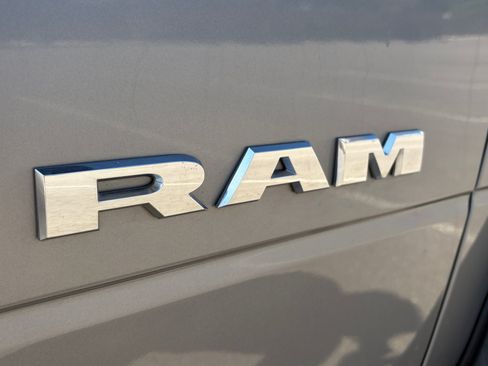 Used 2024 RAM 2500 Big Horn w/ Heated Seats & Wheel Group AWD/4WD image 26