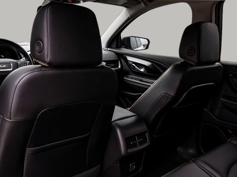 Certified 2024 GMC Terrain AT4 w/ Infotainment Package II image 10