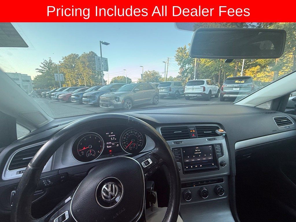 Used 2017 Volkswagen Golf S FWD image 9