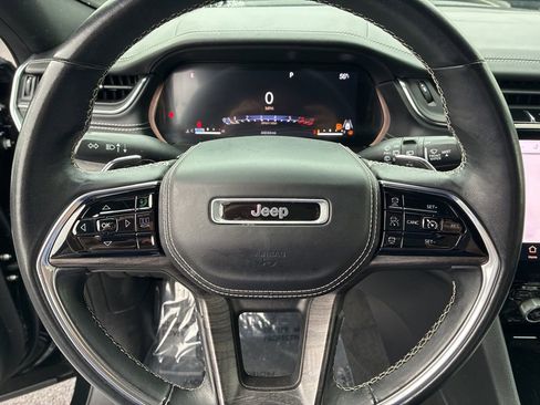 Used 2022 Jeep Grand Cherokee Overland w/ MOPAR Finishing Package image 10