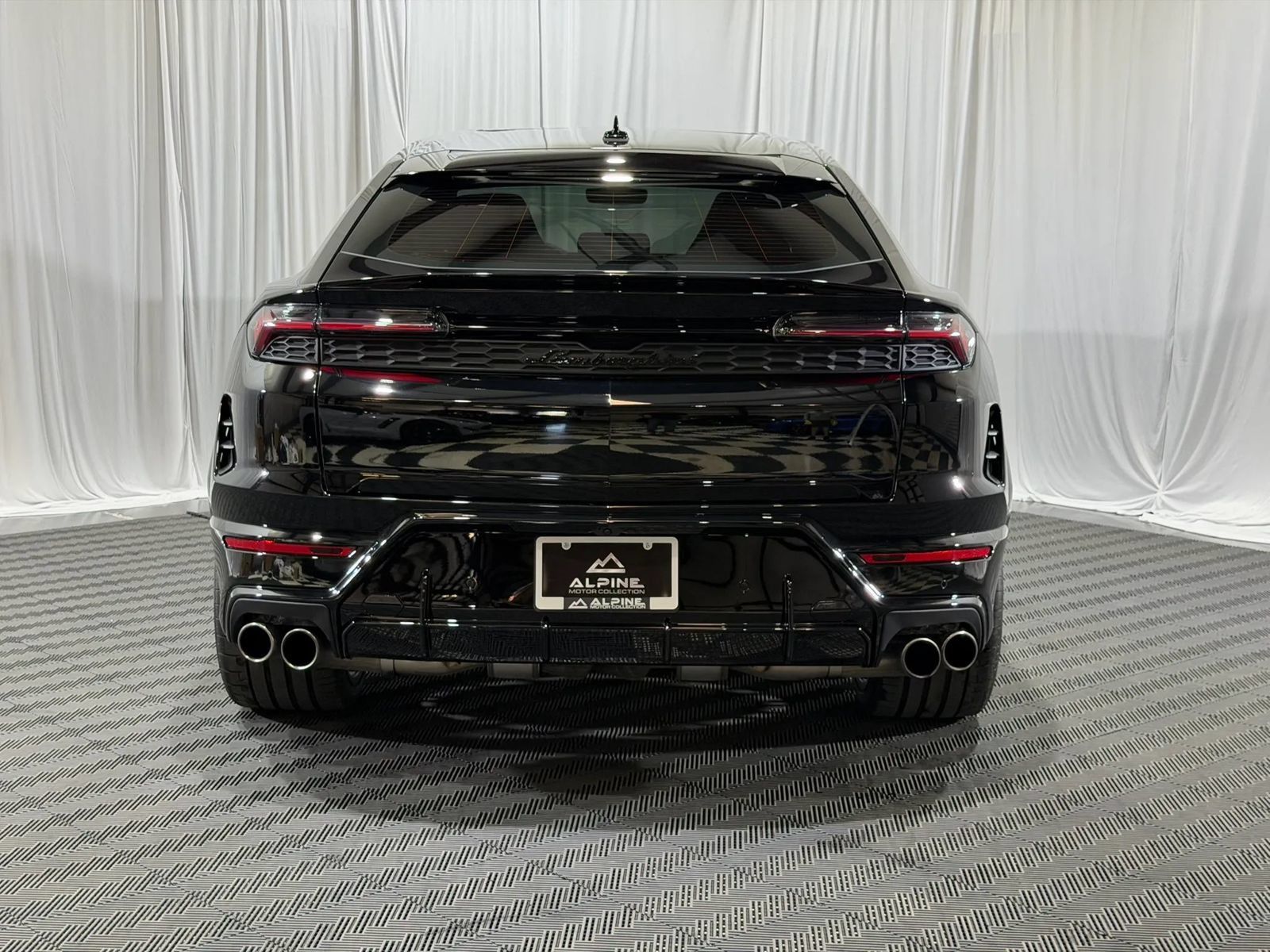 Used 2025 Lamborghini Urus SE AWD/4WD image 6