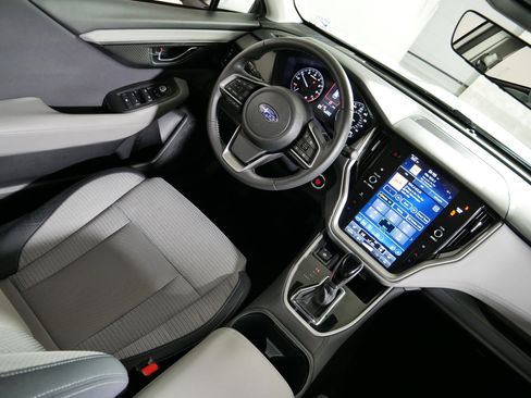 Used 2024 Subaru Outback Premium AWD/4WD image 9