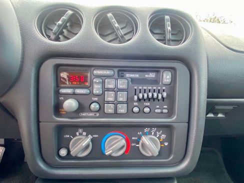 Used 1994 Pontiac Firebird Formula RWD image 15