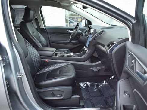 Used 2024 Ford Edge Titanium image 45