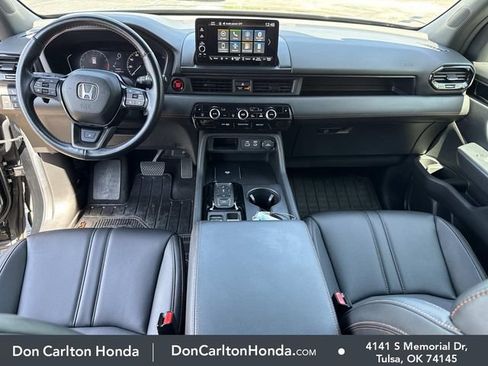 Used 2025 Honda Pilot TrailSport image 19