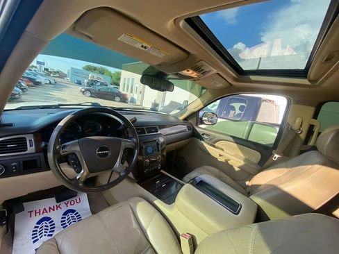 Used 2009 GMC Yukon XL Denali AWD/4WD image 25