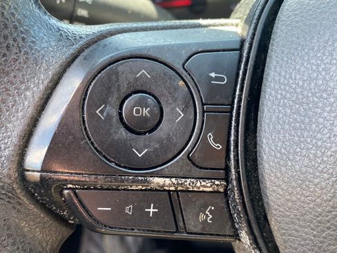 Used 2021 Toyota RAV4 LE FWD image 25