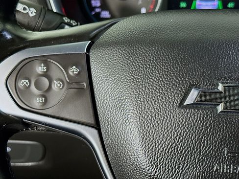 Used 2023 Chevrolet Traverse LT image 13