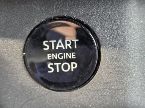 Used 2025 Nissan Rogue SV FWD image 21