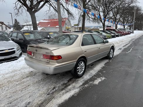 Used 2001 Toyota Camry LE image 5