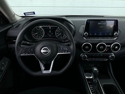 Used 2025 Nissan Sentra SV image 12