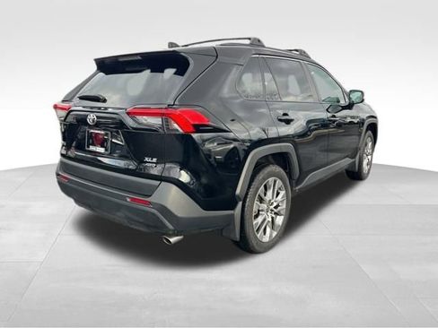Used 2023 Toyota RAV4 XLE Premium image 7