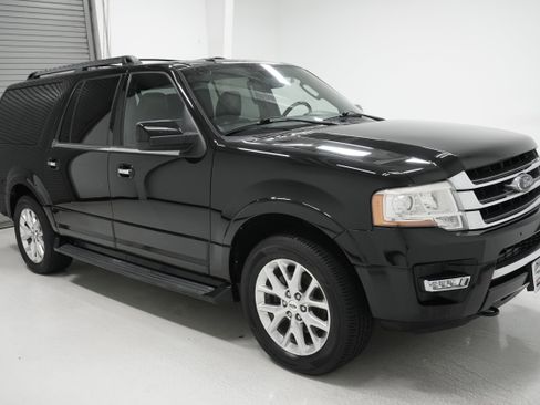 Used 2017 Ford Expedition EL Limited image 3