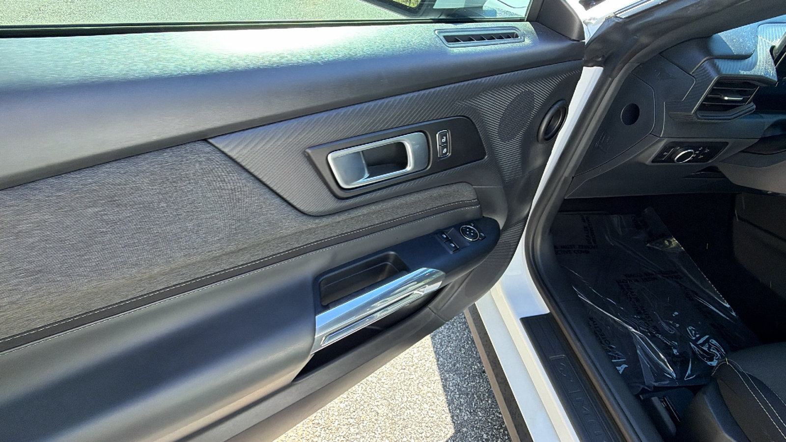 Used 2025 Ford Mustang GT RWD image 14