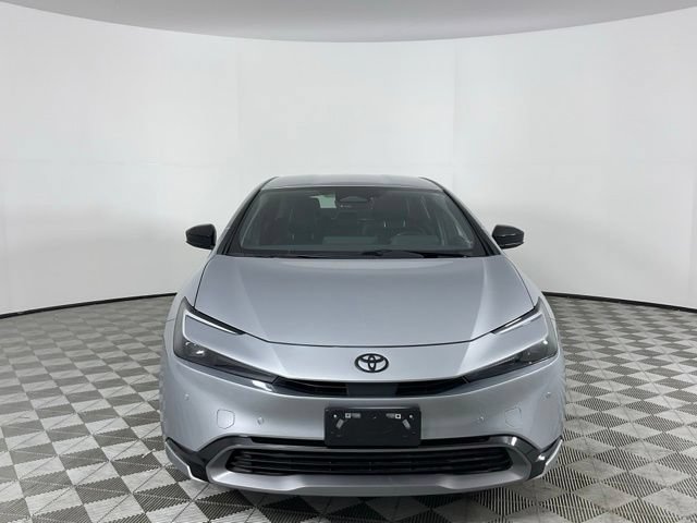 Used 2025 Toyota Prius XLE FWD image 2