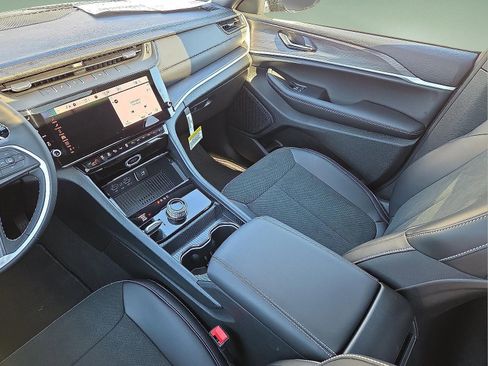 New 2026 Jeep Grand Cherokee Altitude image 11
