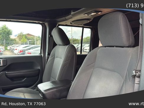 Used 2018 Jeep Wrangler Unlimited Sport S AWD/4WD image 29
