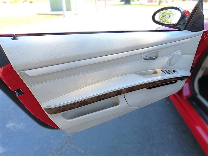 Used 2008 BMW 335i Convertible RWD image 28