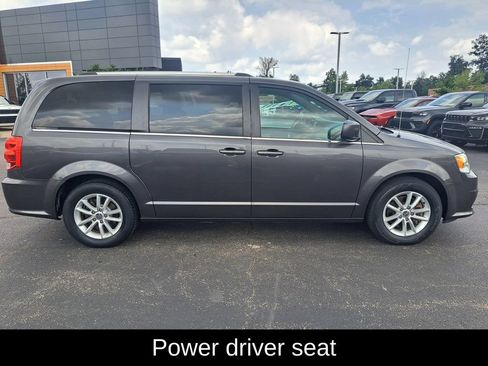 Used 2019 Dodge Grand Caravan SXT FWD image 2