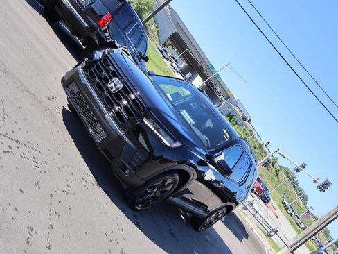 New 2026 Honda Pilot Black Edition image 3