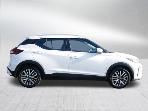 Used 2023 Nissan Kicks SV image 8