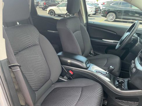 Used 2017 Dodge Journey SE FWD image 24