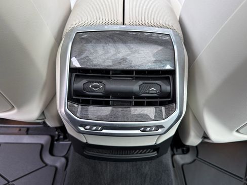 Certified 2024 BMW 760i xDrive w/ Executive Package image 16