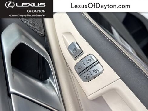 Used 2023 BMW X7 M60i w/ Executive Package image 38