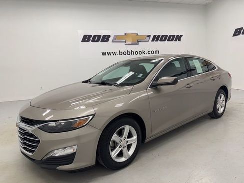 Used 2024 Chevrolet Malibu LT FWD image 1
