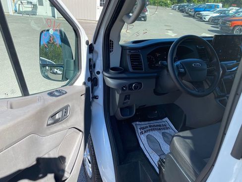 Used 2023 Ford Transit 350 XLT image 10