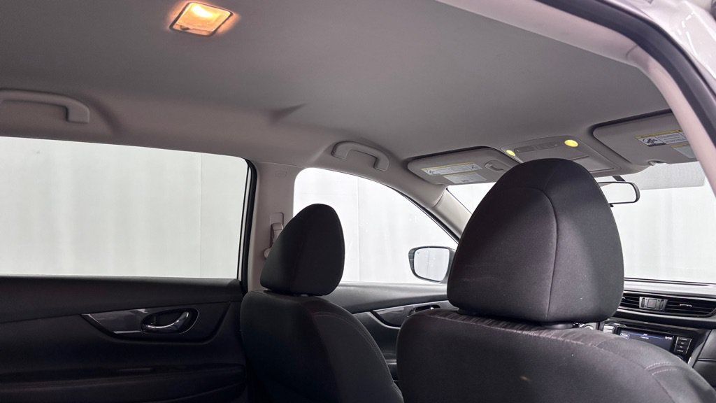 Used 2018 Nissan Rogue SV AWD/4WD image 26