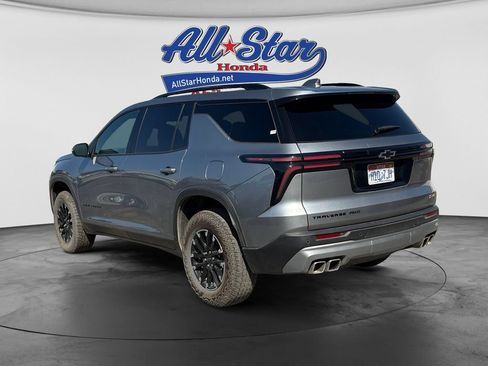 Used 2025 Chevrolet Traverse Z71 AWD/4WD image 4