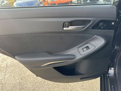 Used 2019 Toyota Avalon Touring image 29