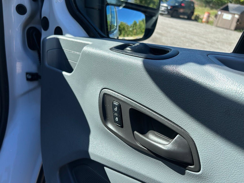 Used 2018 Ford Transit 250 148 Medium Roof RWD image 24