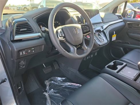 New 2026 Honda Odyssey Touring image 18