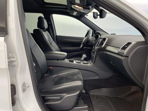 Used 2018 Jeep Grand Cherokee Altitude AWD/4WD image 18