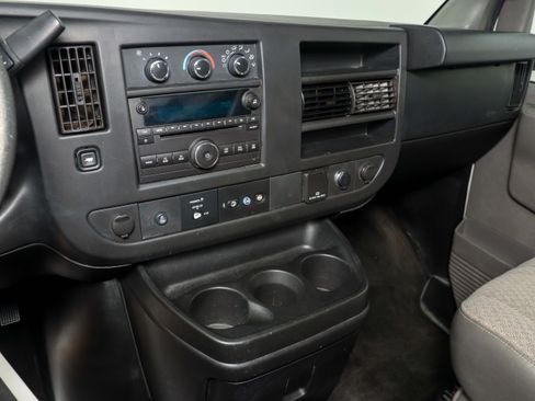 Used 2017 Chevrolet Express 3500 LT w/ LT Preferred Equipment Group RWD image 24