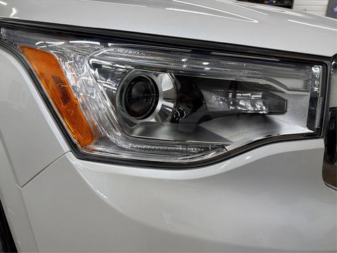 Used 2017 GMC Acadia Denali w/ Technology Package FWD image 43