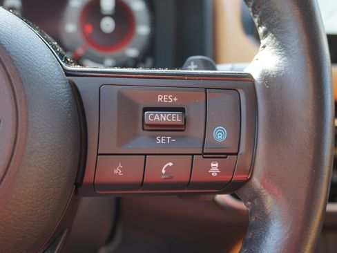 Used 2022 Nissan Rogue Platinum w/ Head-Up Display Package AWD/4WD image 19