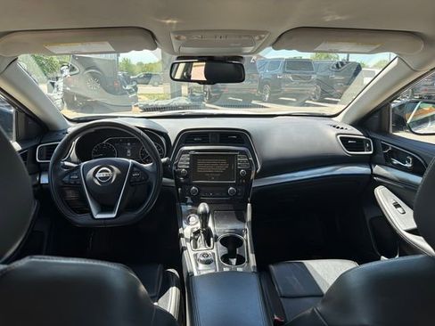 Used 2023 Nissan Maxima SV w/ Floor Mat Group FWD image 18