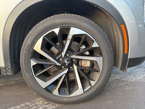 Used 2024 Mitsubishi Outlander SE Black Edition image 9