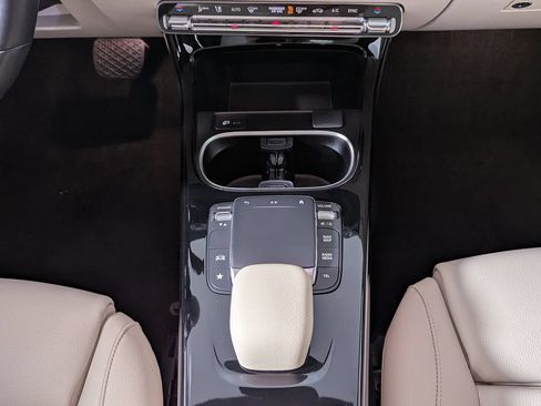 Used 2023 Mercedes-Benz CLA 250 4MATIC image 35