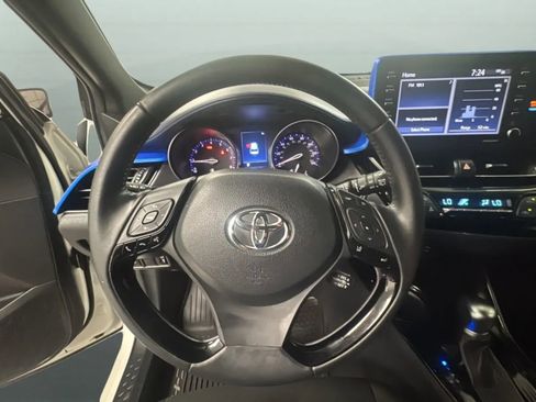 Used 2021 Toyota C-HR XLE FWD image 19