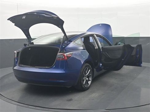 Used 2023 Tesla Model 3 Standard Range image 39