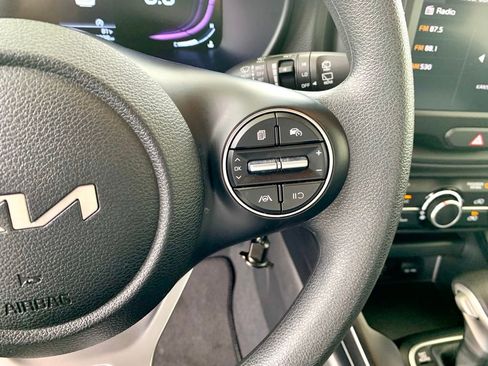 Used 2025 Kia Soul LX FWD image 29