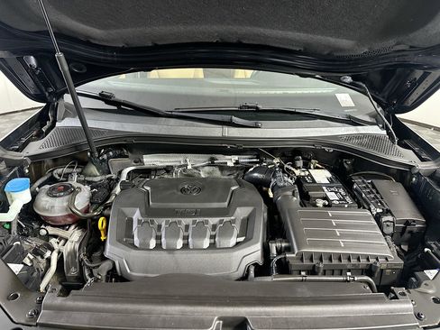 Used 2024 Volkswagen Tiguan SE FWD image 35