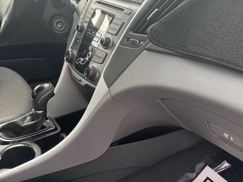 Used 2011 Hyundai Sonata GLS image 13