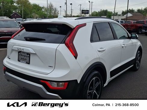 Certified 2024 Kia Niro LX FWD image 5